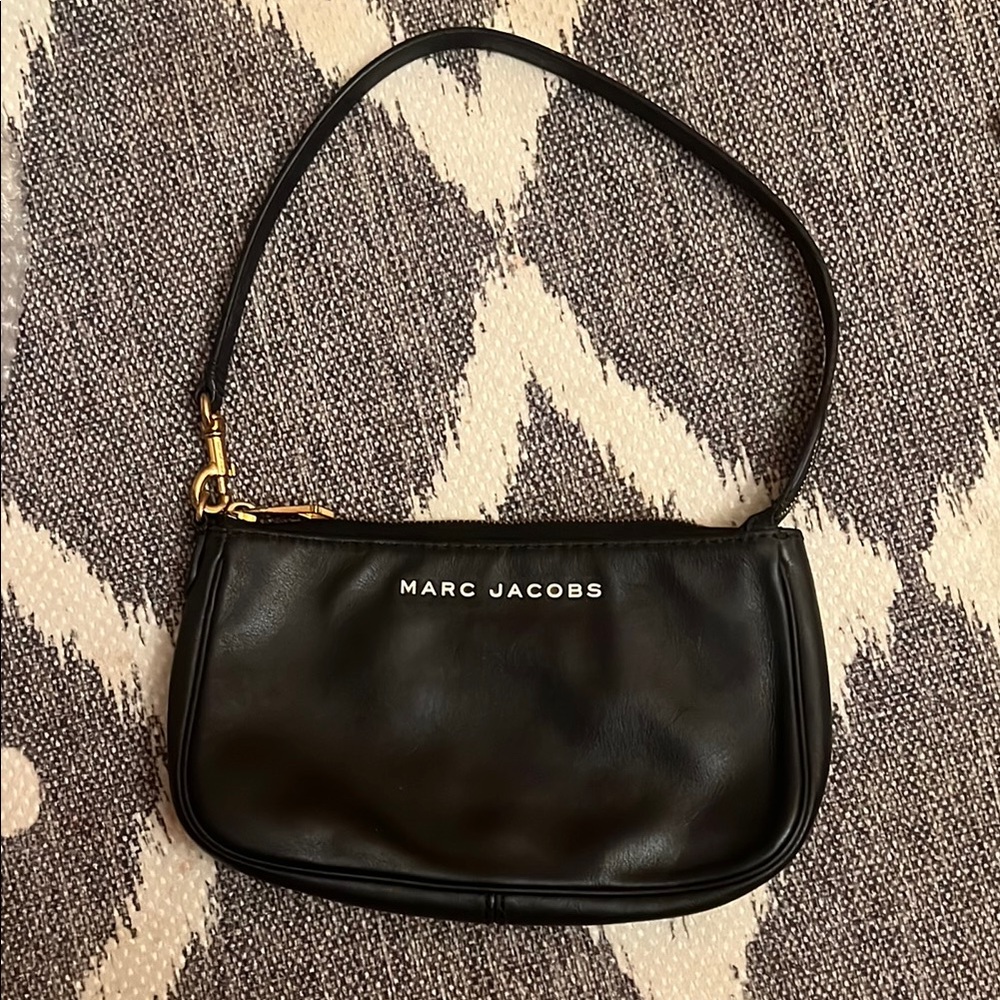 MARC JACOBS
City Slick Shoulder Bag In Black